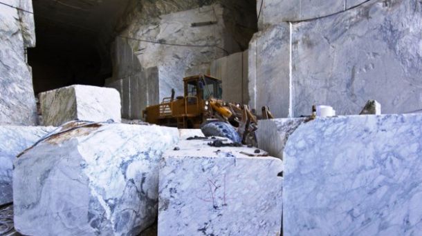 Alpi Apuane, una cava di marmo