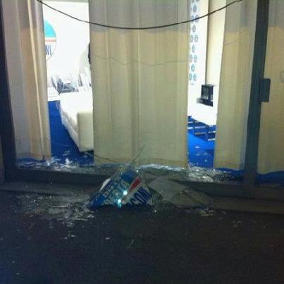 Devastata la sede del Pdl di via Piagentina il 1 febbraio 2013