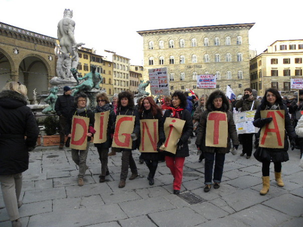 "Dignità", gridano i lavoratori
