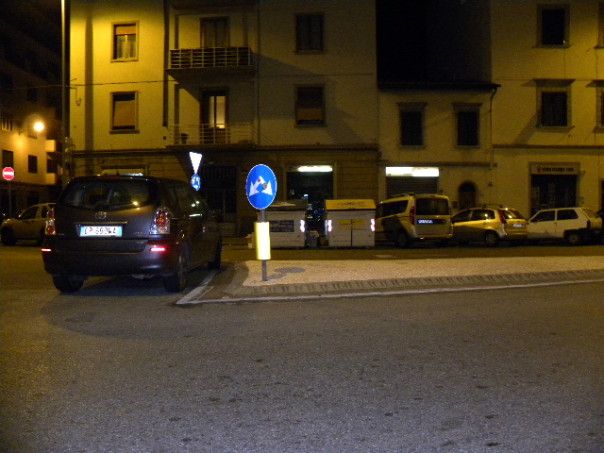 Verso via Bronzino, isoloe di traffico prese d'assalto