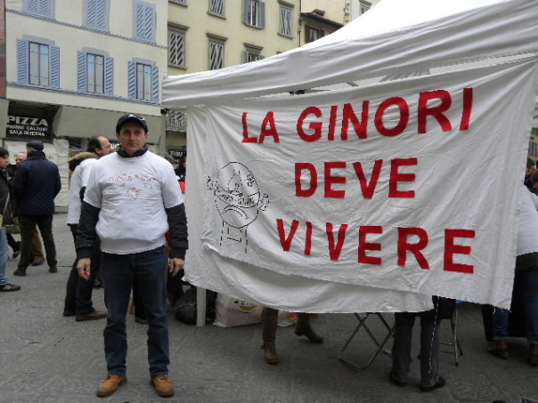 Presidio dei lavoratori della Ginori e della Seves in piazza Duomo