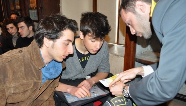 La Guardi di Finanza a scuola.