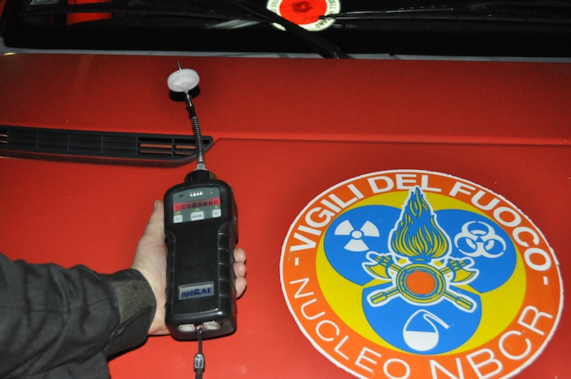 Un apparecchio che misura le fughe di gas utilizzato dai Vigili del Fuoco