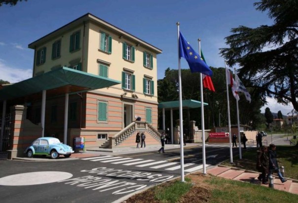 L'ingresso del nuovo ospedale pediatrico Meyer di Firenze