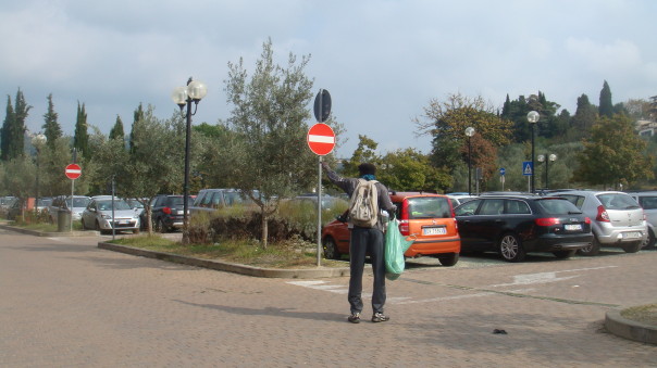 Il parcheggio di Careggi su via Alderotti in mano agli abusivi