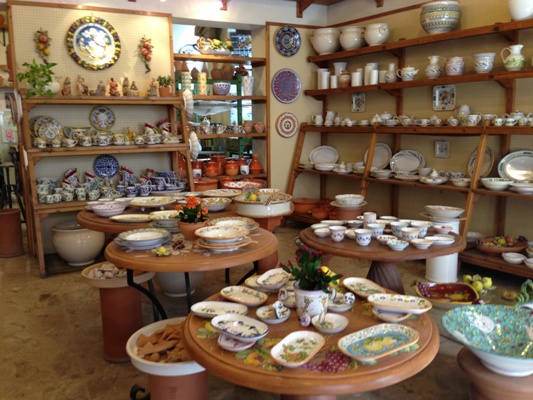 Sbigoli, la bottega di ceramiche e terrecotte eccellenza del centro storico cittadino