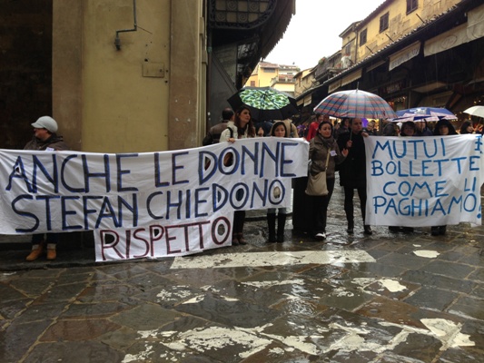 Le lavoratrici della Stefan scioperano contro la mancata erogazione degli stipendi