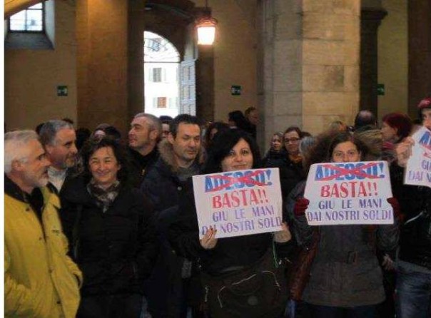 Presidio dei lavoratori del Comune in concomitanza con il consiglio comunale