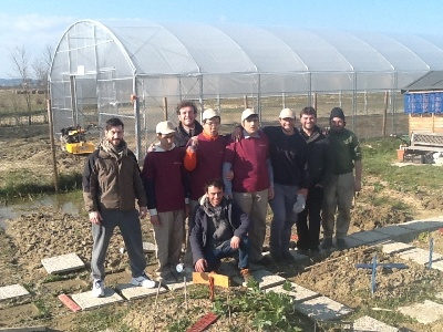 Un gruppo dei giovani ospiti della struttura