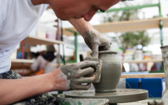 Un artigiano al lavoro