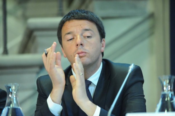 Renzi parla delle dimissioni di Bersani, definendole "sagge e inevitabili"