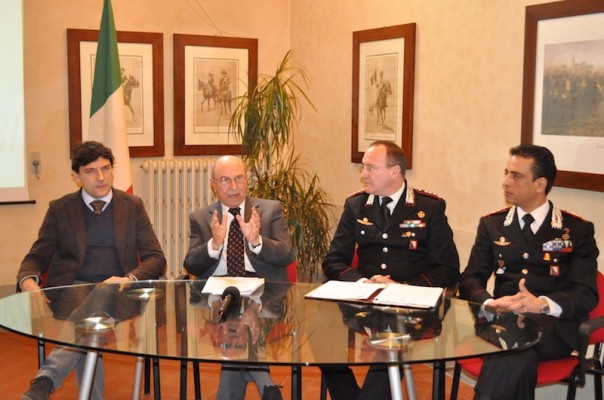 Un momento della conferenza stampa di stamani con il procuratore della Repubblica Giuseppe Quattrocchi (secondo da sin.)