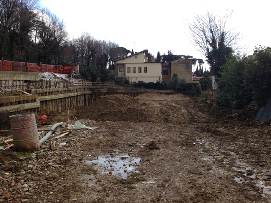 Il cantiere infinito di via Benedetto Castelli, la strada colpita quattro anni fa da una frana