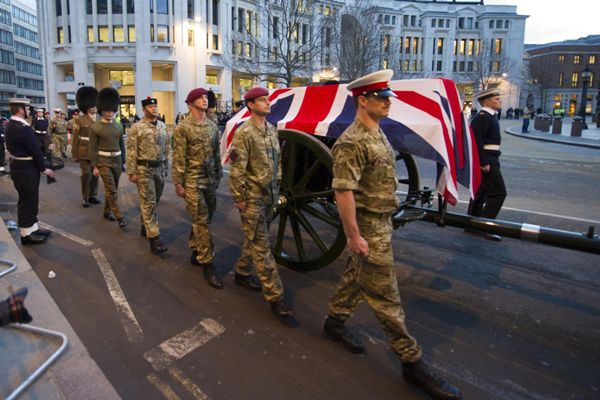 La processione verso la cattedrale di St Paul