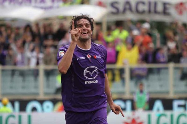 Toni esulta dopo il gol contro il Palermo