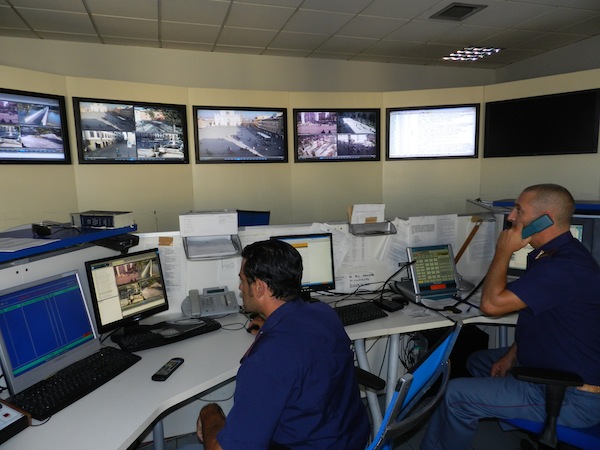 La centrale operativa della questura di Firenze 