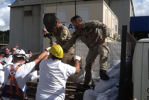 L'intervento di bonifica stamani a Massa