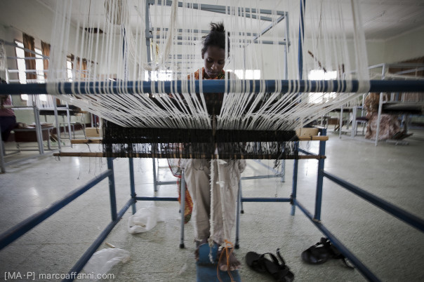 Oltre 100 scatti che parlano di solidarietà, viaggi e aiuto reciproco