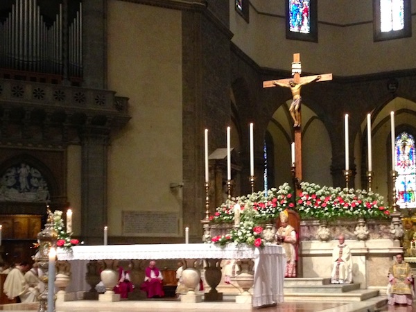 Il cardinale Betori durante la messa per la ricorrenza di san Giovanni Battista