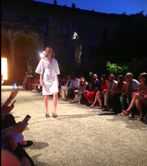 Un momento della sfilata di Damir Doma nel Giardino di Villa Corsini