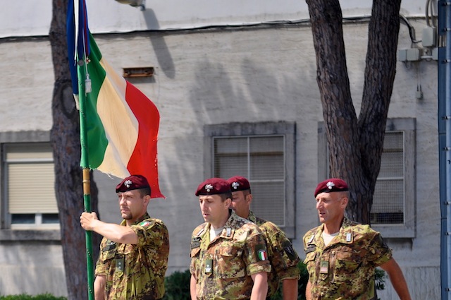 La bandiera del Reggimento Tuscania
