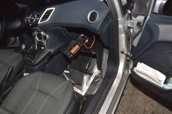 Sistema radio che i rapinatori avevano montato sulle loro auto
