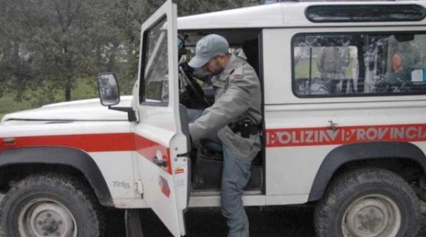 La struttura-lager di Prato è stata sequestrata dalla Polizia provinciale