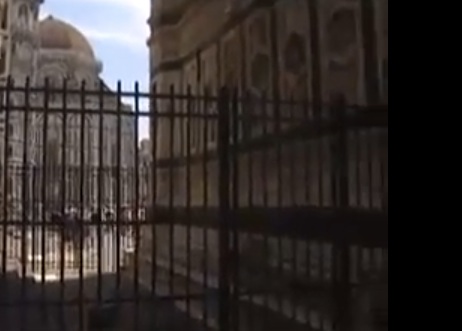 Piazza Duomo luogo di degrado, secondo l'allarme lanciato da Franco Lucchesi (Opera del Duomo)