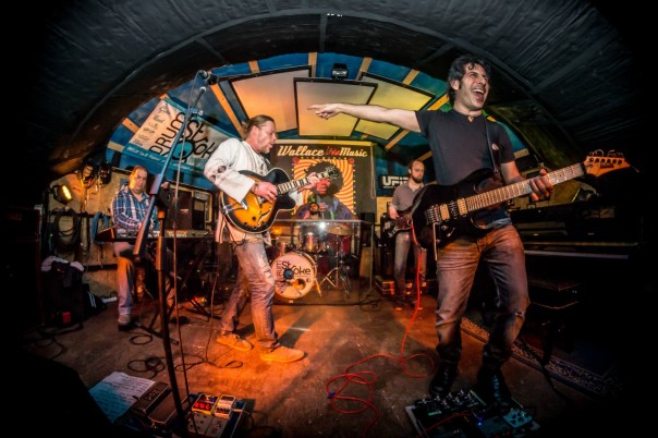 Il palco del Wallace pub a Prato (photo by Antonio Ancarola)