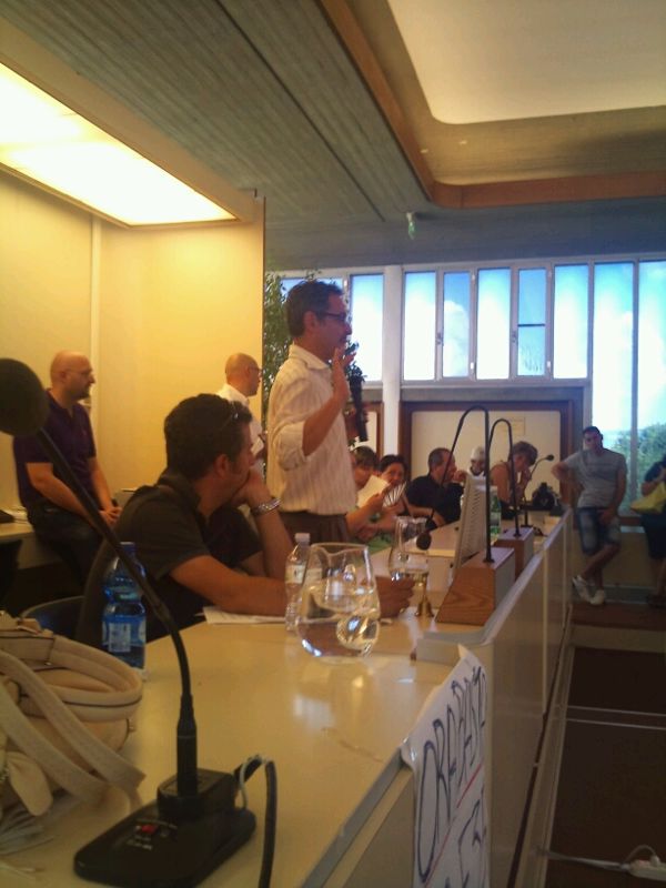 I lavoratori della ex Electrolux di Scandicci questa mattina hanno occupato pacificamente il Comune