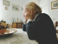 Sempre di più gli anziani in difficoltà