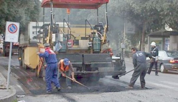Asfaltatura delle strade di Firenze in vista dei mondiali di ciclismo di settembre