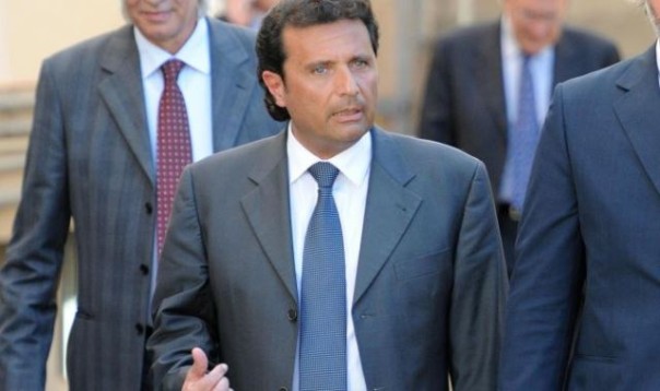 Francesco Schettino era presente in aula a Grosseto dove la prima udienza del processo è stata rinviata al 17 luglio