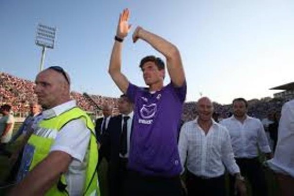 Mario Gomez ed il delirio viola
