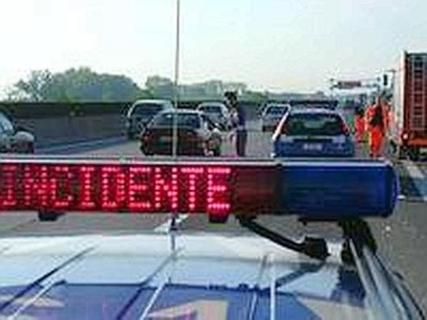Incidente in A1 tra Rioveggio e Barberino, feriti e code