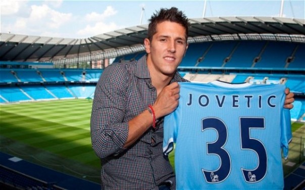 Stevan Jovetic con la maglia del City
