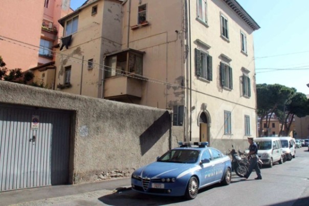 Via Adriana a Livorno l'appartamento dove è stato scoperto il cadavere dell'anziana