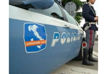 polizia stradale anziano piccola