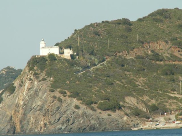 Una delle tante scogliere dell'Isola d'Elba