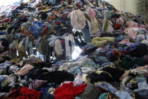 L'ombra della camorra dietro al traffico di rifiuti tessili e plastici con base a Prato