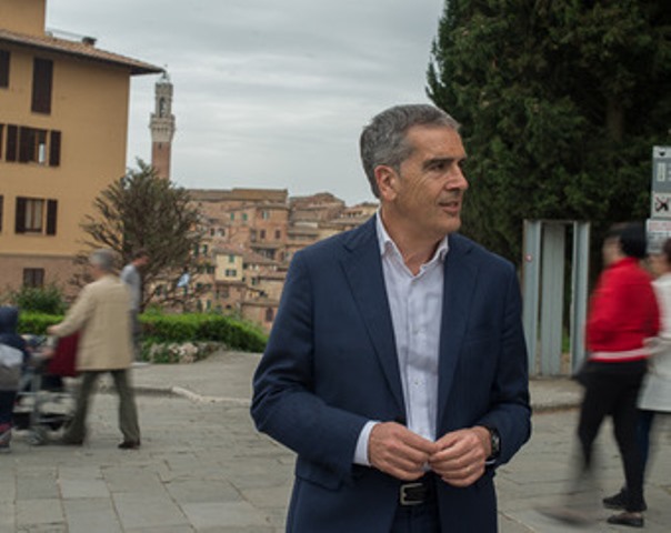 Il sindaco di Siena Bruno Valentini aggredito in strada da uno sconosciuto