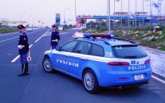 Una pattuglia della Polizia stradale
