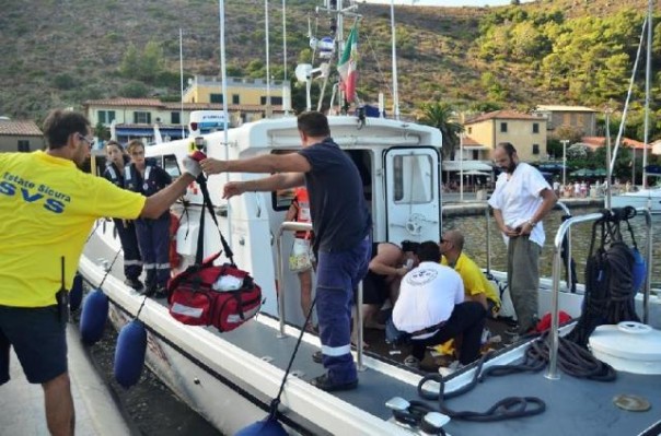 I soccorsi per la bambina francese di 3 anni