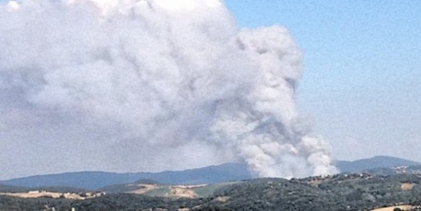 Incendio nel pisano