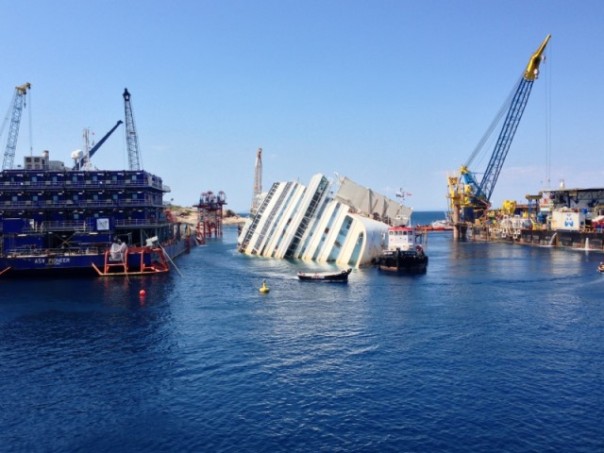 Il disastro della Concordia dal naufragio alla rimozione
