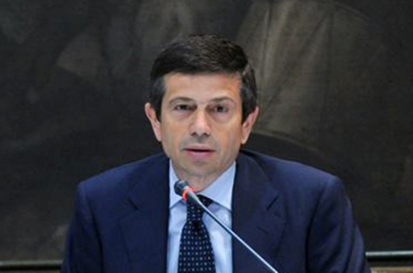 Il ministro Lupi in conferenza stampa dopo l'incontro con il Governatore Rossi