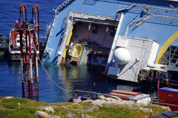L'Arpat controllerà l'inquinamento delle acque durante l'operazione di rotazione della nave