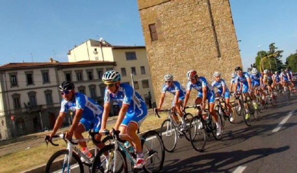 La nazionale azzurra di ciclismo in allenamento a Firenze