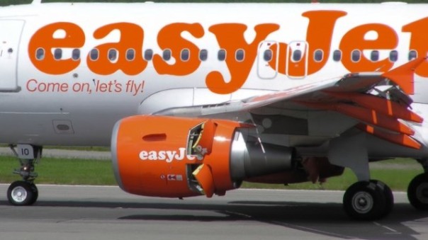 Problema al decollo per un aereo della Easy Jet