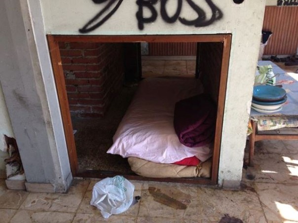 Un ricovero di fortuna tra topi ed escrementi